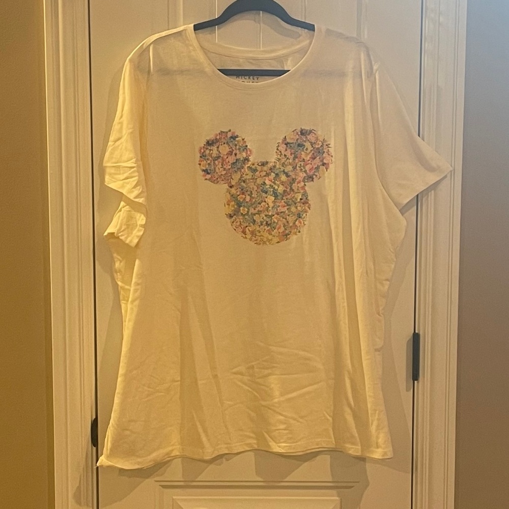 Lane Bryant Disney Tee; Ivory/Floral; Plus Size 26/28